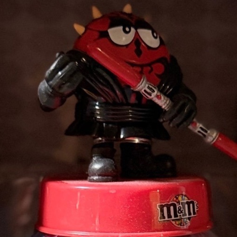 Star Wars Darth Maul M&M's Candy Dispenser 2013 Red Sith Collectible New - Picture 7 of 7